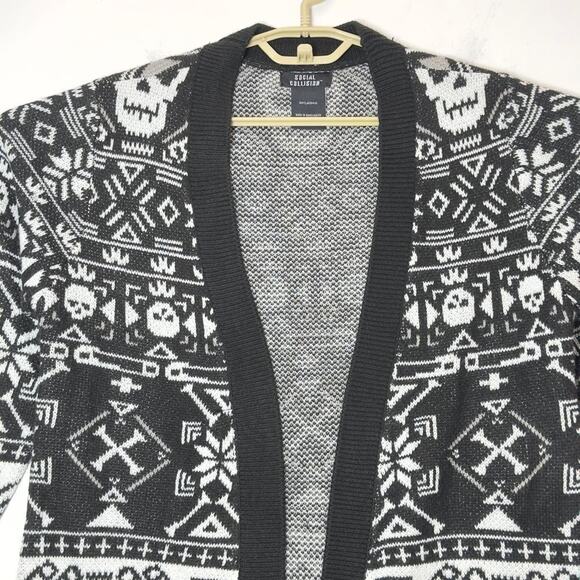 Social Collison Skulls Fair Isle Girls Open Cardigan Size M - Picture 4 of 6